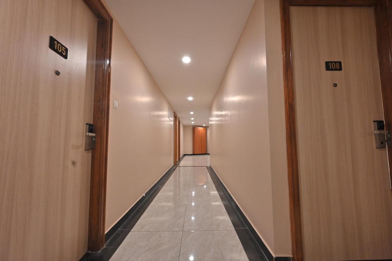 Hotel Cr Rivera à Madurai Extérieur photo